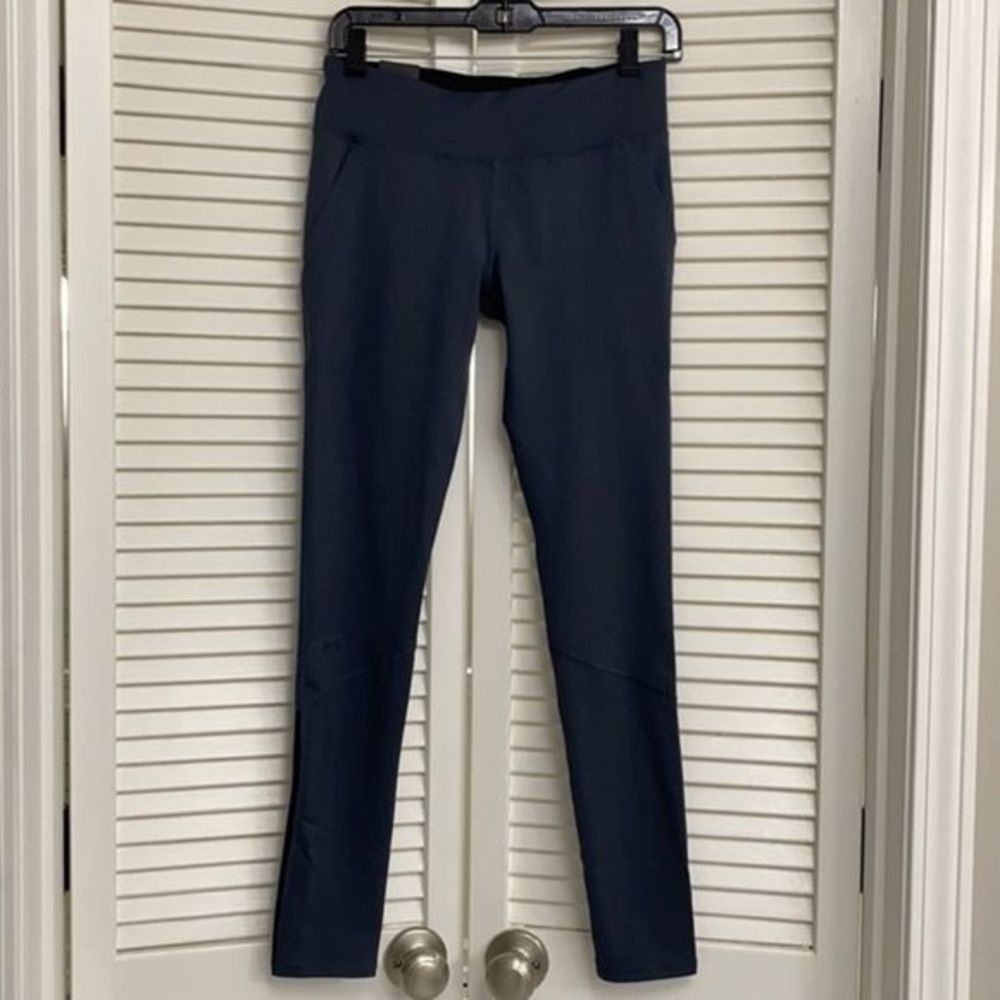 Under Armour grey fitted leggings- NWT